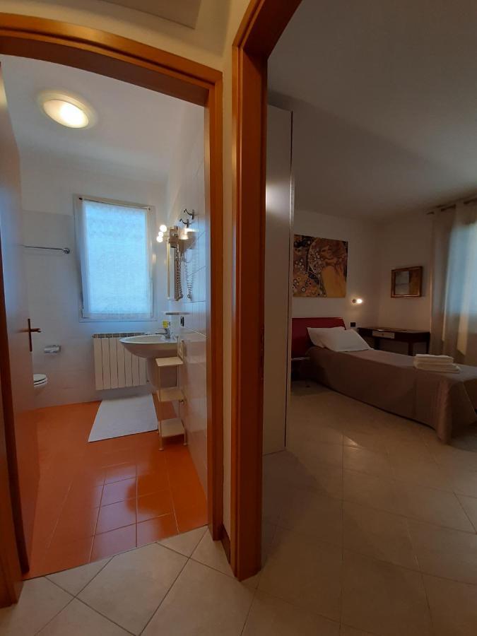 Casa Di Clara Hotel Портогруаро Екстериор снимка